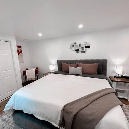 The Victoria Suite In Elora- King Bed Exterior photo