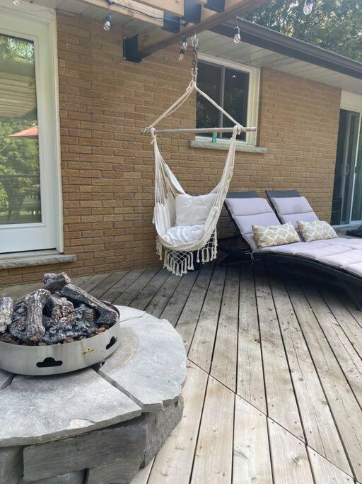 The Victoria Suite In Elora- King Bed Exterior photo