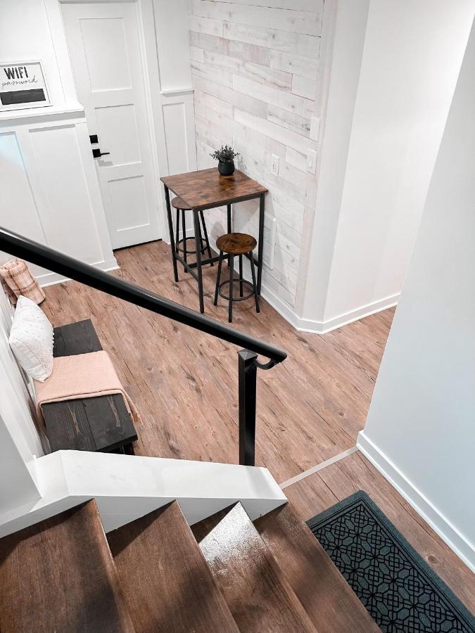 The Victoria Suite In Elora- King Bed Exterior photo